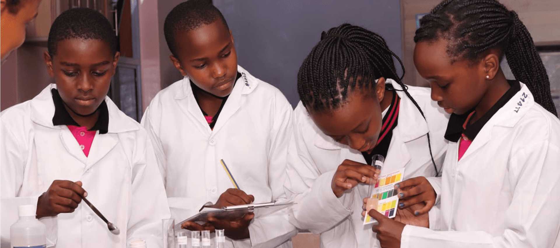 web-2-1920-850.png Happy preschoolers participating in a fun educational activity